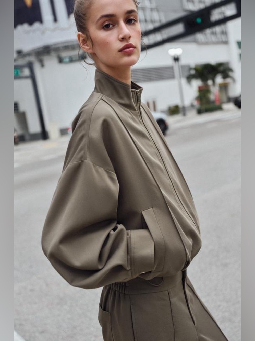 Zara Bomber Jacket w Zip High Collar Long Sleeves Front Pockets Khaki Large